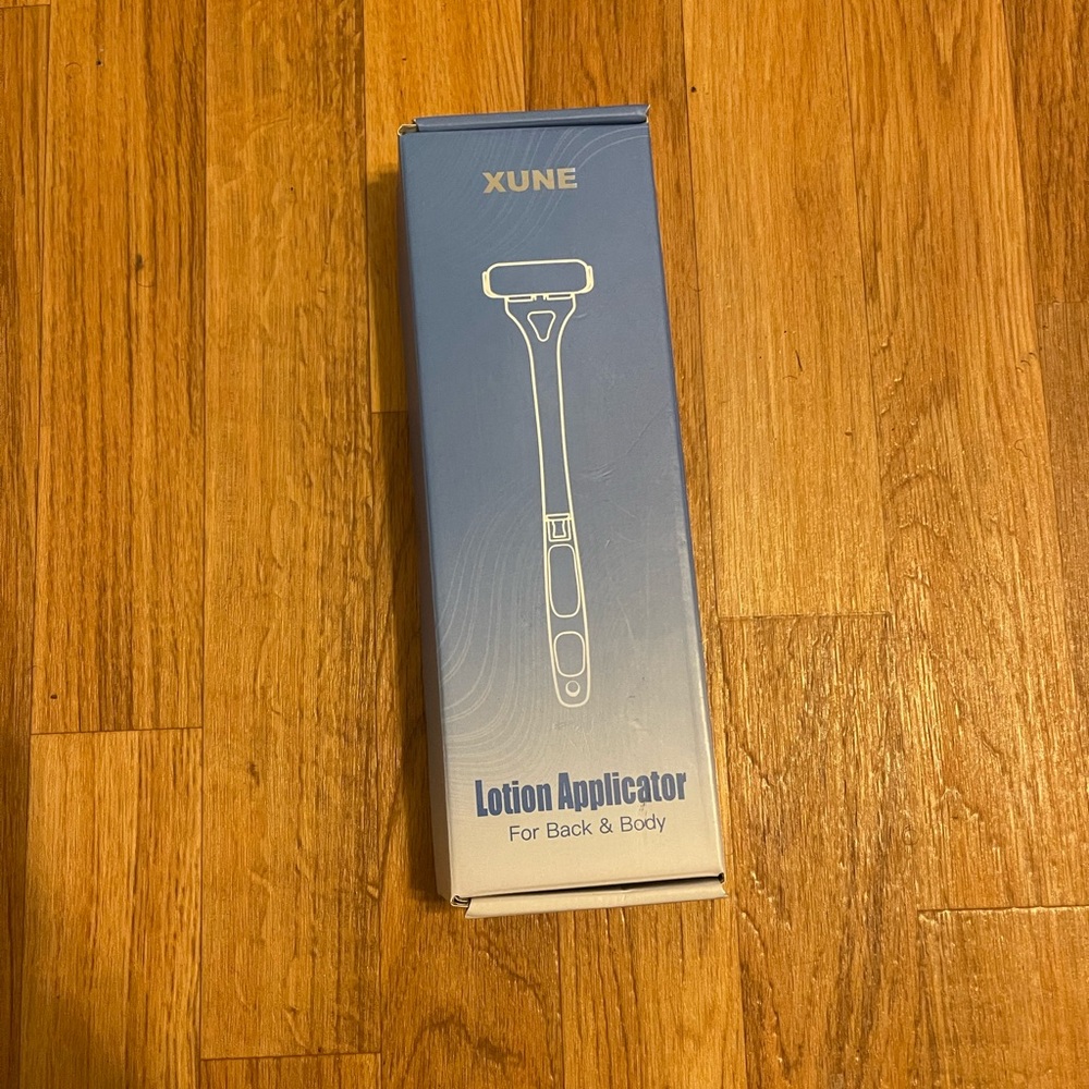 Xune Blue Lotion Applicator for Back & Body